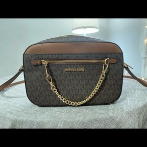 Authentic MICHAEL Michael Kors jet set large logo crossbody bag